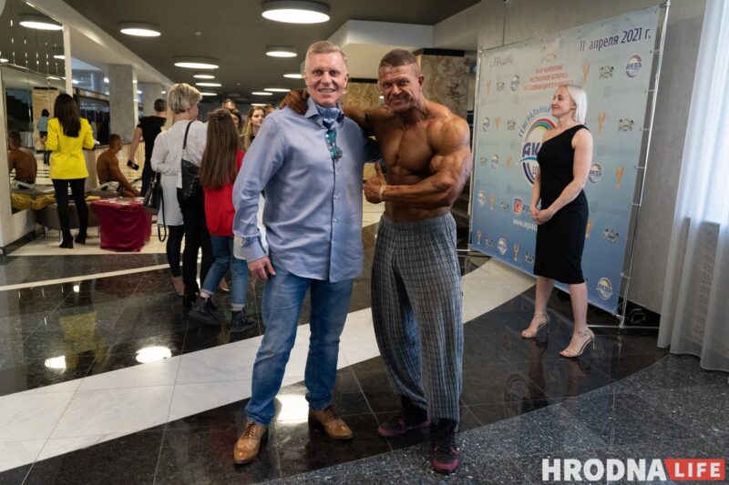 Напампаваныя, прыгожыя, упартыя. У Гродне выбралі пераможцаў 34-га чэмпіянату па бодыбілдынгу і фітнесу