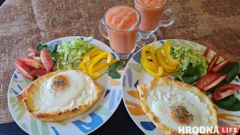 Гатуй хутка, еш павольна. Хачапуры на тварожным цесце і грэйпфрутавы фрэш для нядзельнага сняданку