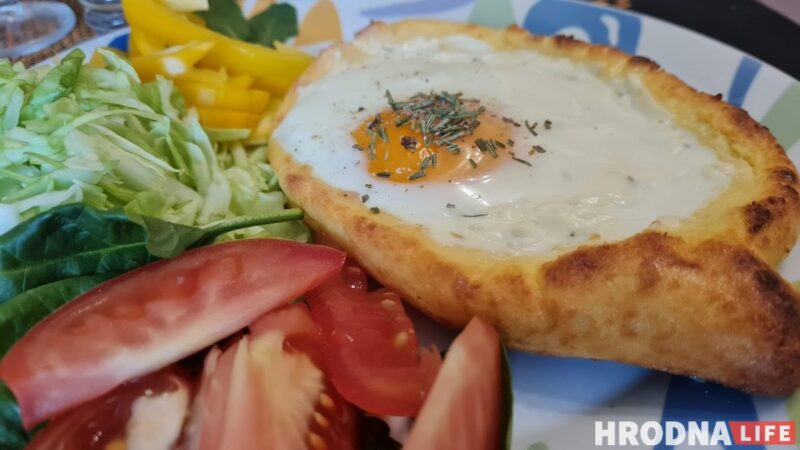 Гатуй хутка, еш павольна. Хачапуры на тварожным цесце і грэйпфрутавы фрэш для нядзельнага сняданку