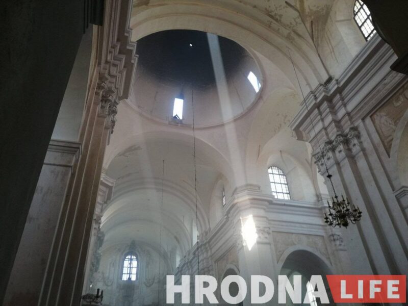 “Дах згарэў пад ноль”. У галоўнай святыні беларускіх католікаў адбыўся пажар (абноўлена)