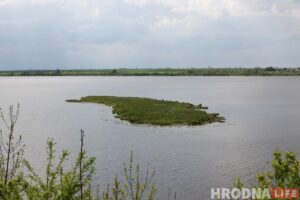Амаль 10 гадоў, а пляжаў няма. На Гродзенскім моры людзі чакаюць інфраструктуру, а ўлады спадзяюцца на прыватнікаў
