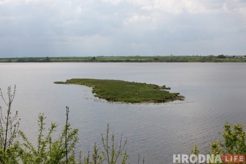 Амаль 10 гадоў, а пляжаў няма. На Гродзенскім моры людзі чакаюць інфраструктуру, а ўлады спадзяюцца на прыватнікаў