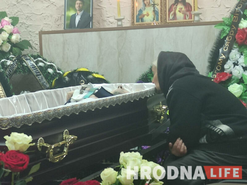 Похороны Ашурка, возвращение Фары Витовта, Анджелина Джоли и детский хоспис. Главные новости недели, которые вы могли пропустить