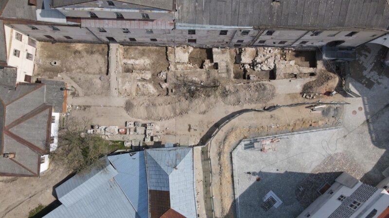 Историческая справка опровергает проект реконструкции Старого замка. Каким (не)был дворец Батория?