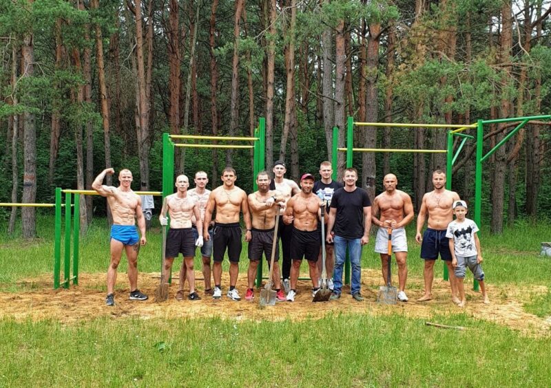 «Месца для эфектыўных і якасных трэніровак». У Гродне «друіды» сваімі сіламі стварылі спартыўную пляцоўку