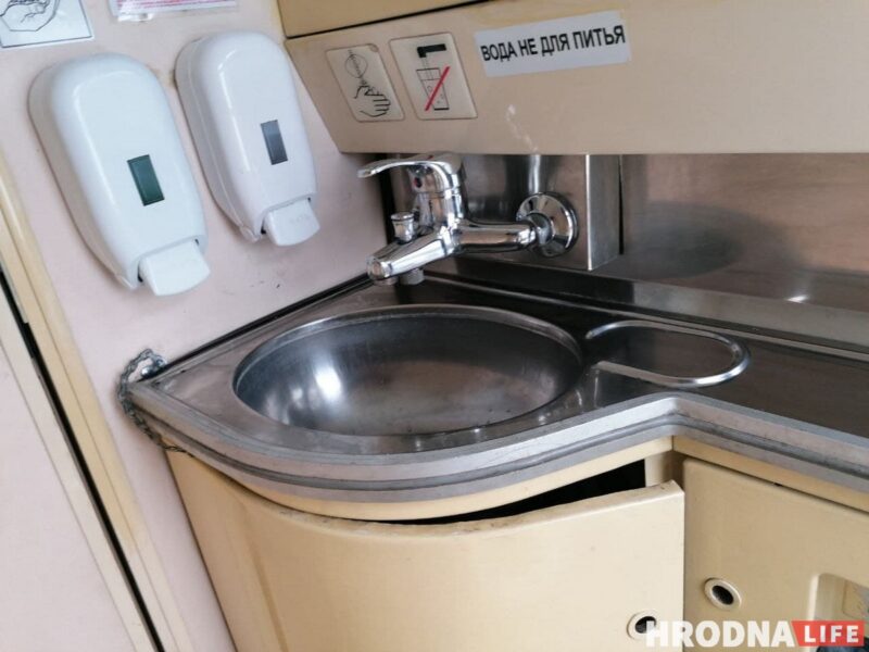 Без Wi-Fi и с раскладными диванами. Проехали в первом прицепном вагоне на Москву