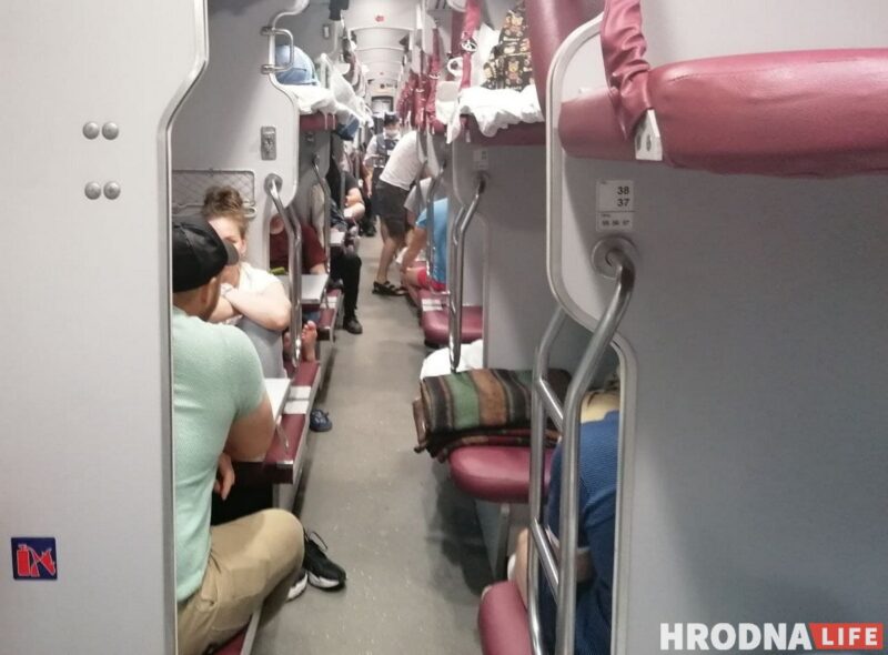 Без Wi-Fi и с раскладными диванами. Проехали в первом прицепном вагоне на Москву