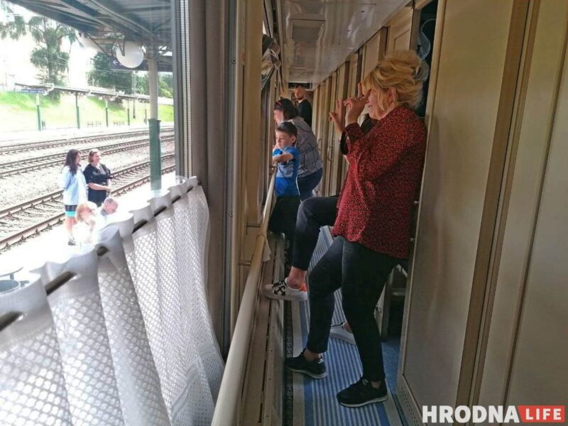 Без Wi-Fi и с раскладными диванами. Проехали в первом прицепном вагоне на Москву