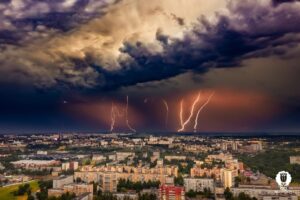 Гроза летом-2021. Фото: Сергей Морозов, facebook.com/banifacyj