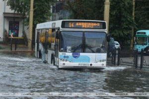 Затапіла горад і размыла дарогу. Моцная залева прайшла ў Гродне Затапіла горад і размыла дарогу. Моцная залева прайшла ў Гродне