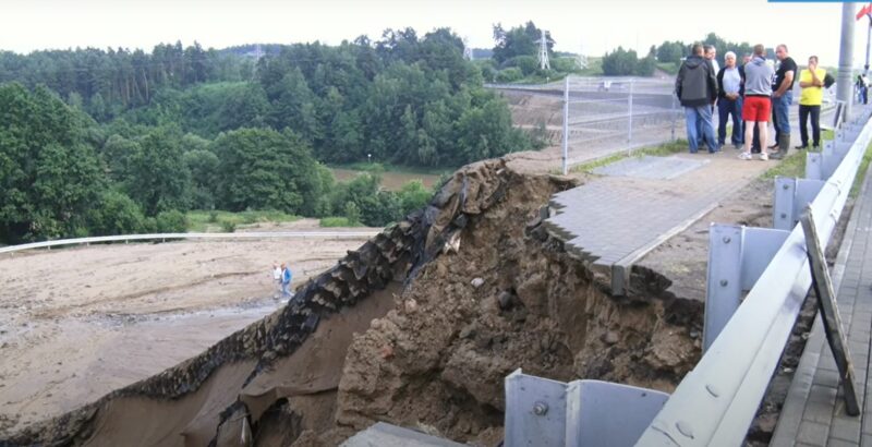 Мост в порядке, но движение закрыто. Что происходит на Восточном мосту и когда его уже откроют