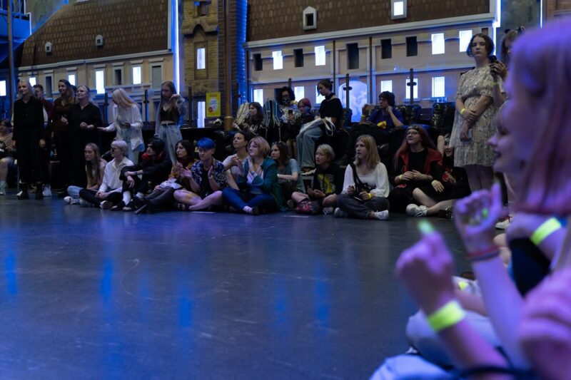 Касплэй, K-pop і агучка. Анімэ-паці ў Гродне сабрала больш за 200 аматараў жанру