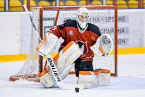 Для хакейнага клуба "Нёман" закупляюць экіпіроўку брамніка. Колькі яна каштуе? Для хакейнага клуба "Нёман" закупляюць экіпіроўку брамніка. Колькі яна каштуе?