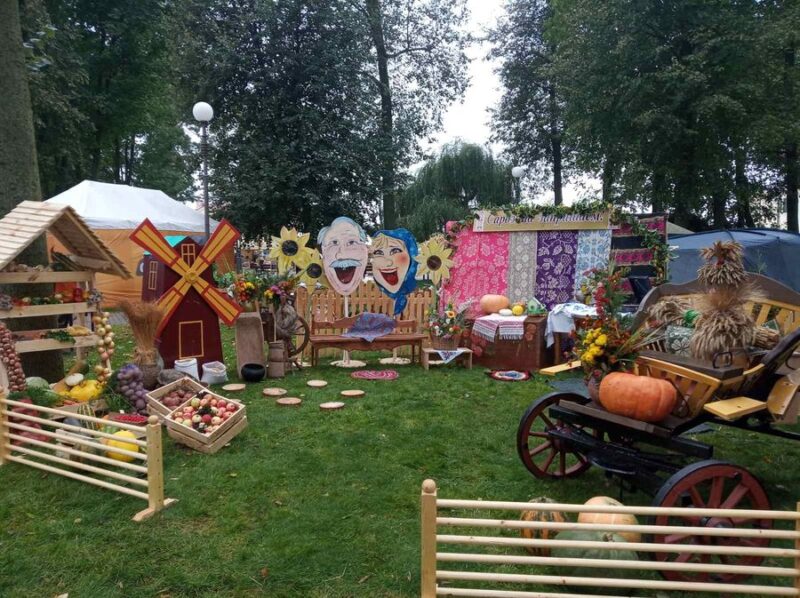 Рыбалка ў фантане, капусны боўлінг і “Цукровыя гульні”: цікавыя моманты з Дажынак у Скідзелі