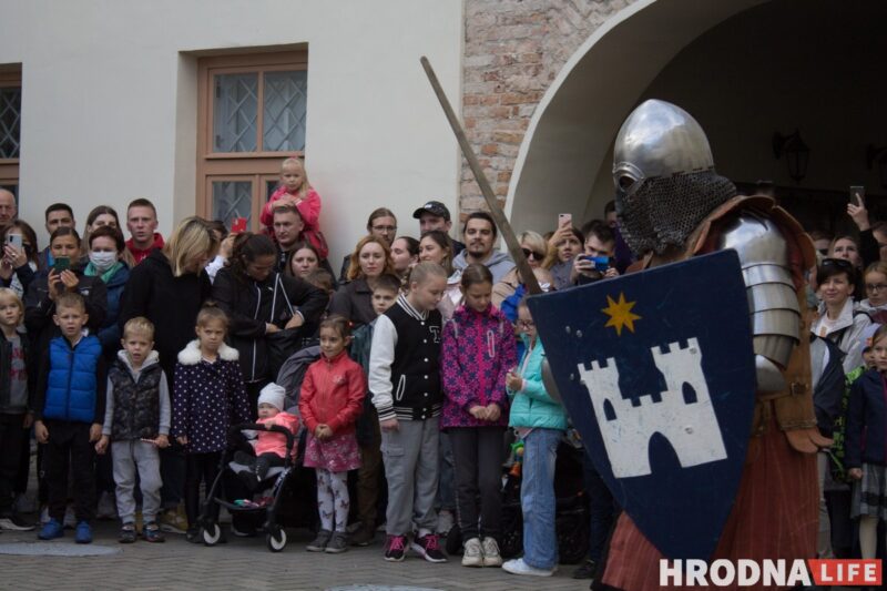 Штодзённасць сярэднявечча і шлях з варагаў у грэкі. У Гродне прайшоў фестываль з гульнямі, танцамі і паядынкамі