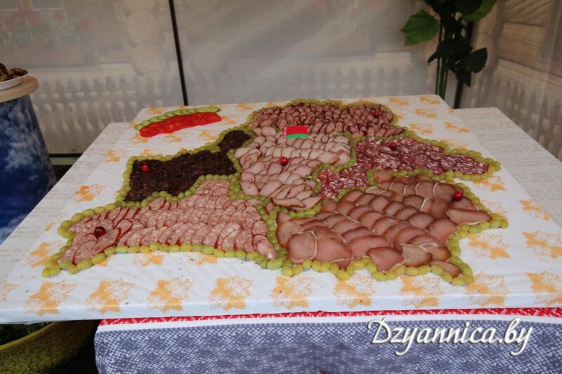 Рыбалка ў фантане, капусны боўлінг і “Цукровыя гульні”: цікавыя моманты з Дажынак у Скідзелі