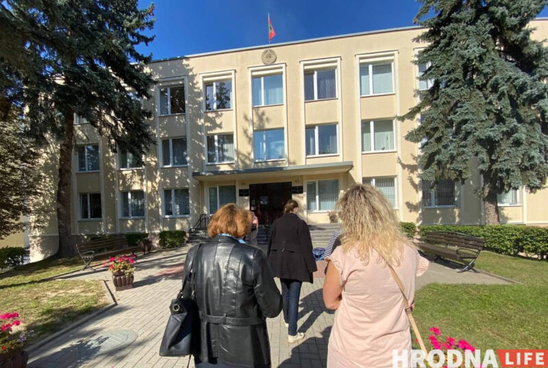 Справу адкласці, меру стрымання - пакінуць. Па справе гродзенца Аўсіевіча прызначылі дадатковую экспертызу