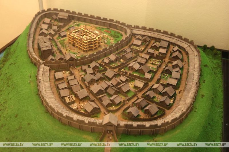 Манекены, археология, интерактив. Смотрите, как выглядит Старый замок внутри перед открытием