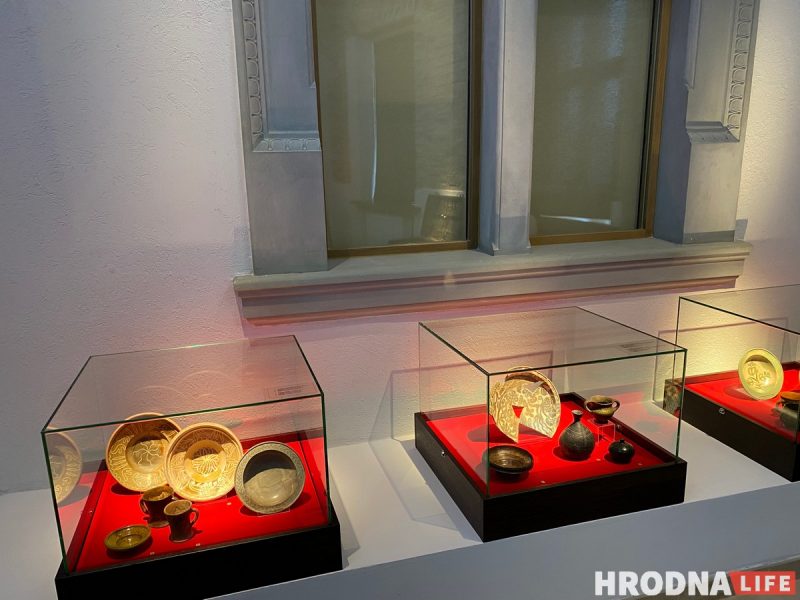 Старый замок наконец открыли. Смотрите, как он сейчас выглядит снаружи и внутри