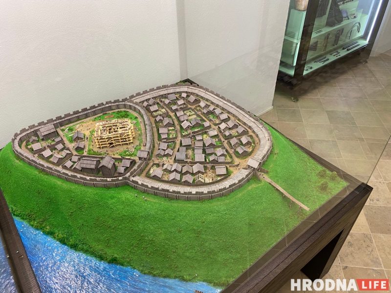 Старый замок наконец открыли. Смотрите, как он сейчас выглядит снаружи и внутри