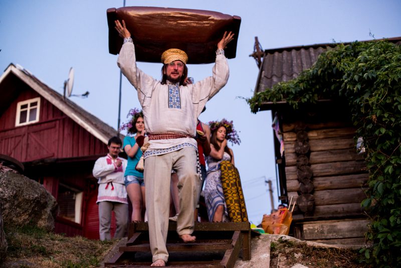 Сокамерники, бабочка и ангел на Фарном. Что рисует художник Алесь Пушкин, который в тюрьме уже 8 месяцев