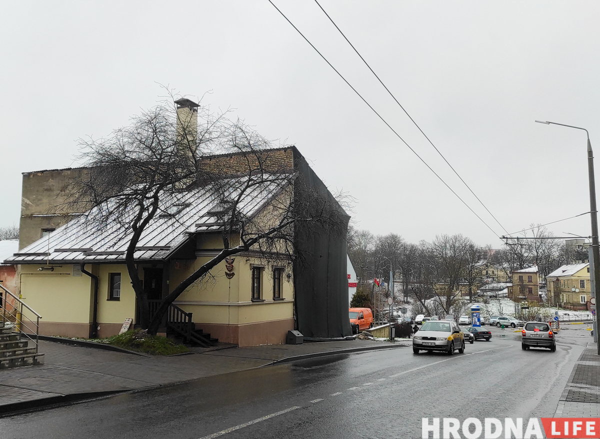 На месте парикмахерской "Антей" на Советской появится белорусскоязычный магазин подарков