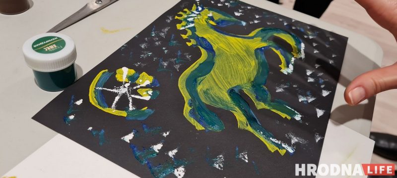 “Калядныя конікі”: выстава ў Вільні натхніла стварыць віншавальныя паштоўкі