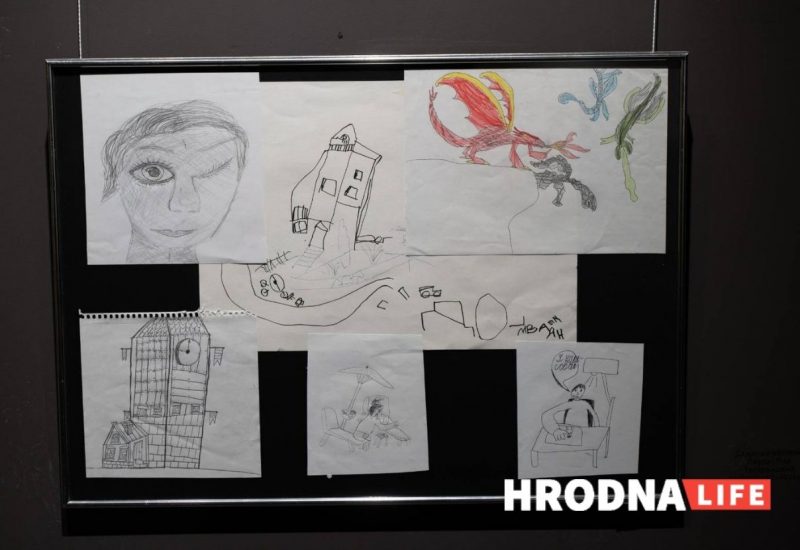 "Что в три года рисовал, то и сейчас”. Художник Павел Татарников привёз в Гродно ретроспективную выставку