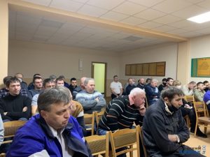 На встречах вопросы читали с телефона, а провластные активисты оказались недовольны. Как в Гродненской области обсуждали проект новой Конституции На встречах вопросы читали с телефона, а провластные активисты оказались недовольны. Как в Гродненской области обсуждали проект новой Конституции