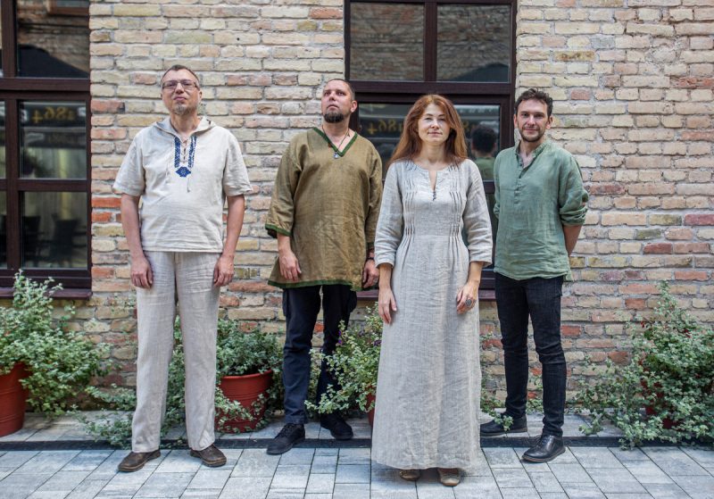 Ножка от телевизора и ящик из-под сигар. Мастер из Лиды почти 30 лет делает необычные инструменты