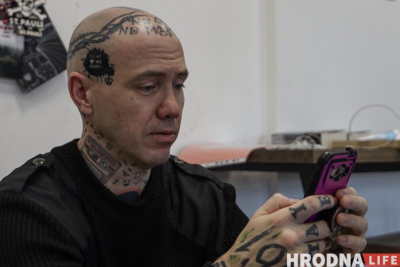 "Нам не нужны фанаты, нам нужны единомышленники”. Гродненская панк-группа "Mister X“ выпустила в Германии ”The best" на виниле