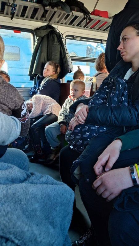 "Нашы мужыкі тут паміраюць, а вы сваіх вывозіце”. Як беларусы ўцякалі ад вайны ва Украіне