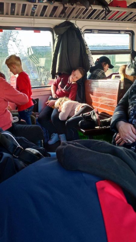 "Нашы мужыкі тут паміраюць, а вы сваіх вывозіце”. Як беларусы ўцякалі ад вайны ва Украіне