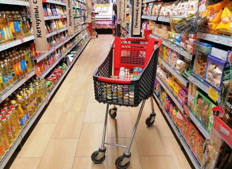 Мяса на 18%, алкаголь на 16%. Што падаражэла, а што стала танней у Беларусі за год