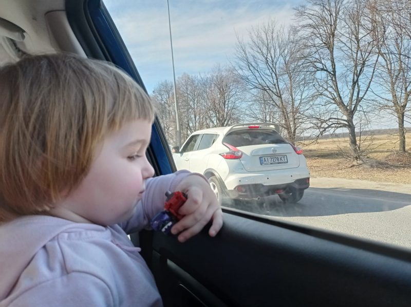 "Нашы мужыкі тут паміраюць, а вы сваіх вывозіце”. Як беларусы ўцякалі ад вайны ва Украіне