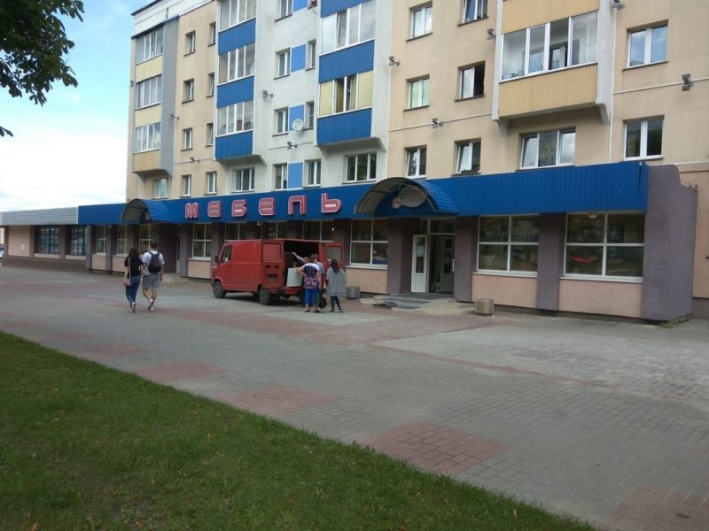 Закрылся один из магазинов у автовокзала. Помещение на 422 кв.м. можно взять в аренду