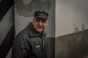 «Згвалціць у аўтазаку нельга». Міліцэйскі чыноўнік называў фэйкам сьведчаньні пра згвалтаваньне дубінкай