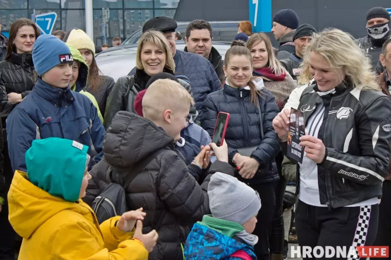 Пробег, конкурсы и электромобили. В Гродно открыли мотосезон 2022