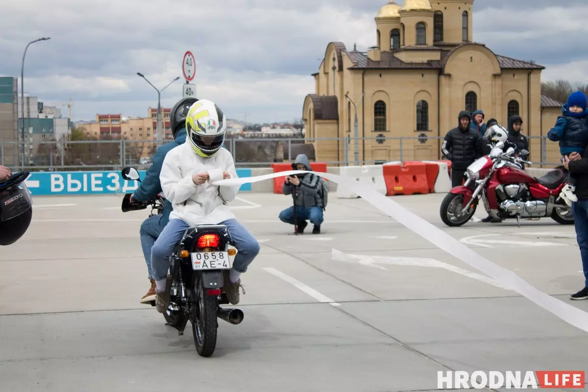 Пробег, конкурсы и электромобили. В Гродно открыли мотосезон 2022