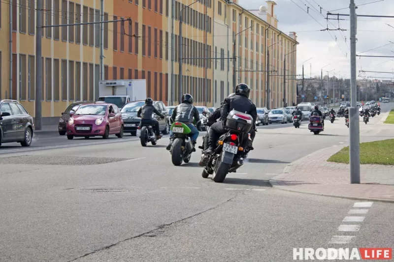Пробег, конкурсы и электромобили. В Гродно открыли мотосезон 2022