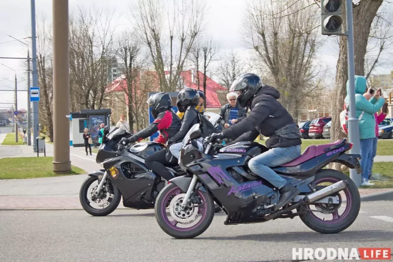 Пробег, конкурсы и электромобили. В Гродно открыли мотосезон 2022