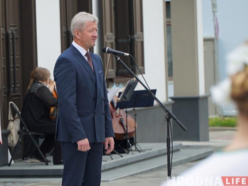 "Он подвергается критике, но это первый такой проект". На Замковой открыли "Дом рыбака"