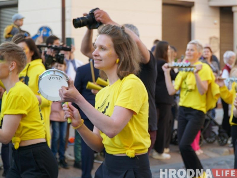 "Каравай гасціннасці" - каждой нации. XIII Фестиваль национальных культур открыла колонна во главе с барабанщиками