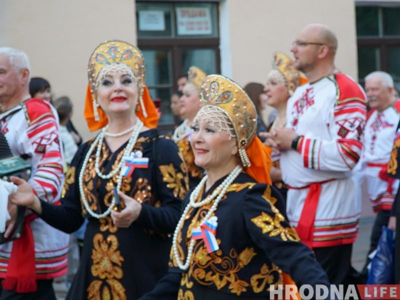 "Каравай гасціннасці" - каждой нации. XIII Фестиваль национальных культур открыла колонна во главе с барабанщиками