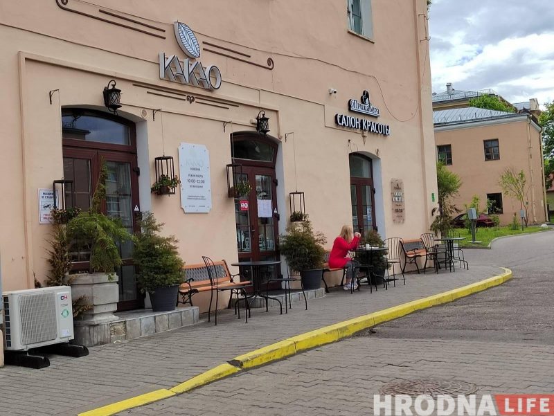 Летние террасы - 2022: какие кафе в центре Гродно выставили уличные площадки