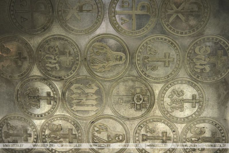 У Навагрудку ўжо ў жніўні рыхтуюцца да Раства. Глядзіце, як у манастыры выпякаюць аблаткі