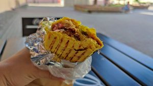 Ад 4 да 12 рублёў. Дзе з'есці фалафель у Гродне - шарыкамі, у лавашы, у тарціллі і ў бургеры Фалафель в "Шаурма Shaw-Books". Фото: Hrodna.life