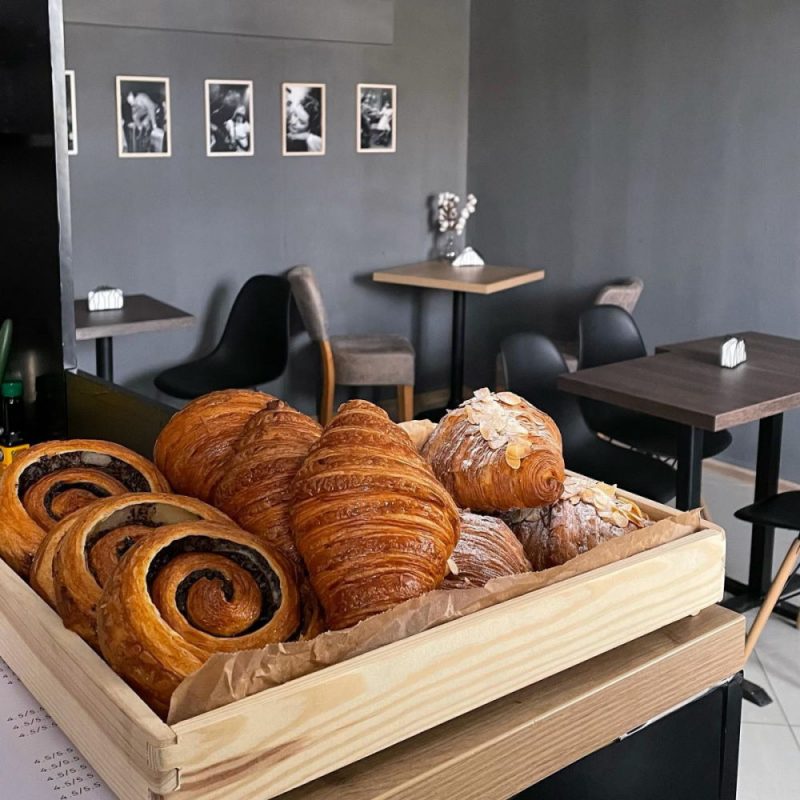 У Гродне закрылі кафэ з творамі мастацтва. Аўтараў просяць забраць свае працы