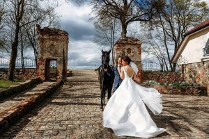 Выездная регистрация брака в фольварке "Каролино". Фото: facebook.com/karolino.by