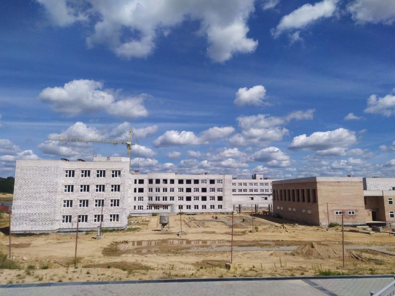 Пока в Грандичах достраивают новую школу, сотрудники сферы образования увольняются